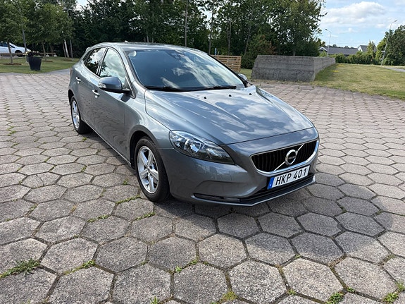 Volvo V40 7 of 15