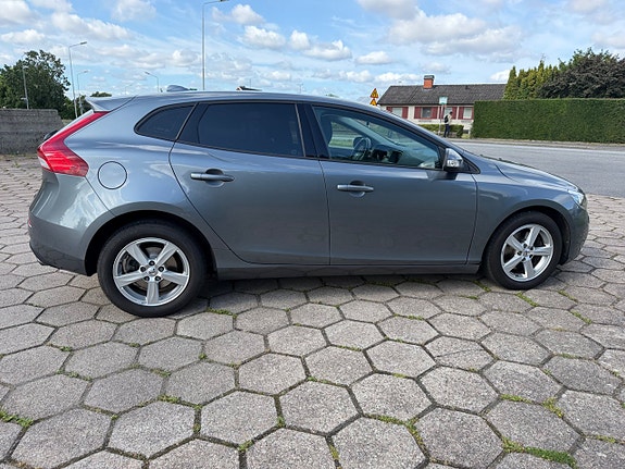Volvo V40 6 of 15