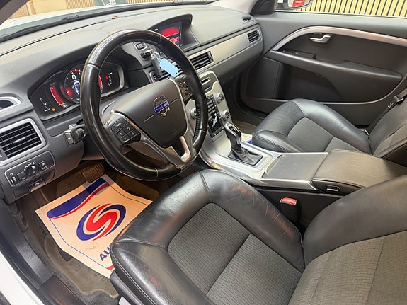 Volvo V70 6 of 16