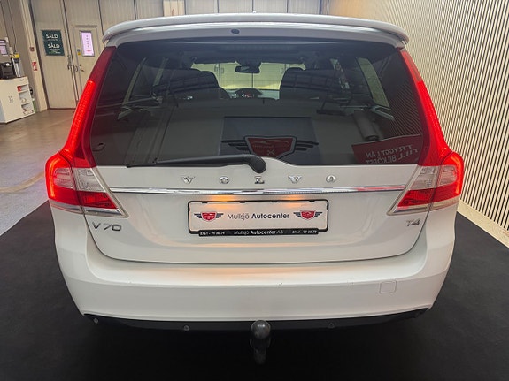 Volvo V70 4 of 5
