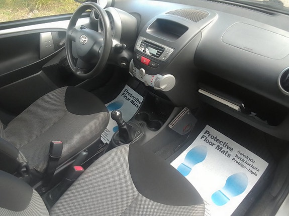 Toyota Aygo 3 of 5