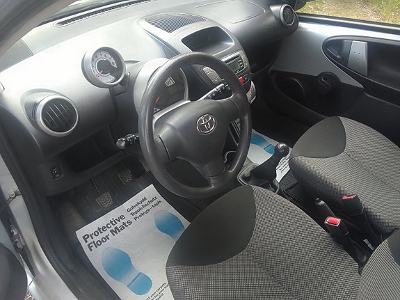 Toyota Aygo 4 of 5