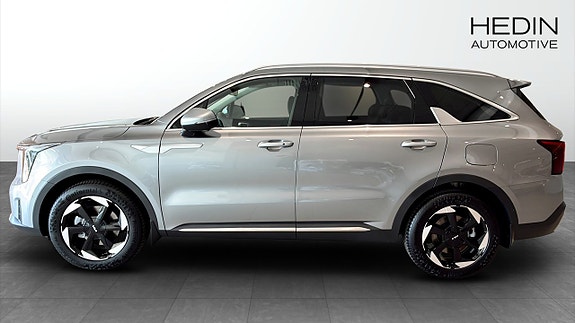 Kia Sorento 4 of 12