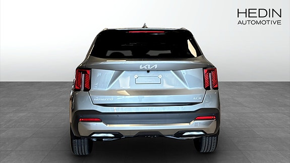 Kia Sorento 5 of 12