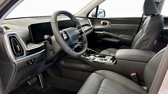 Kia Sorento 8 of 12