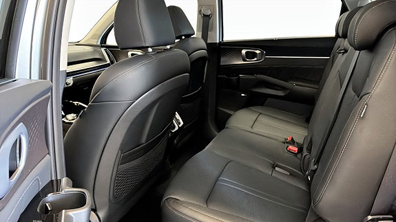 Kia Sorento 9 of 12