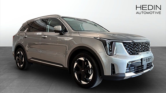 Kia Sorento 3 of 12