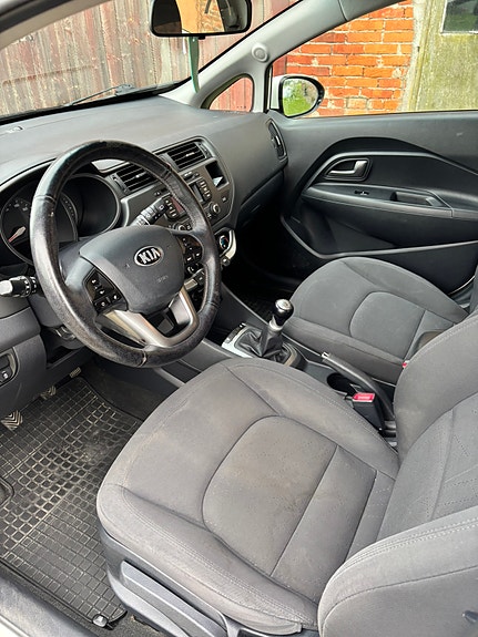 Kia Rio 5 of 5