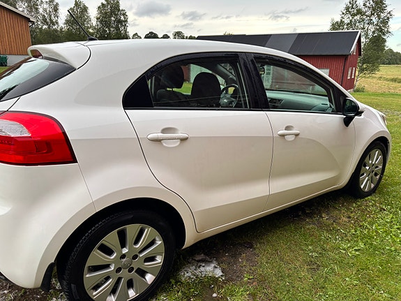 Kia Rio 3 of 5