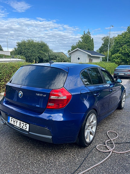 BMW 120d 3 of 5