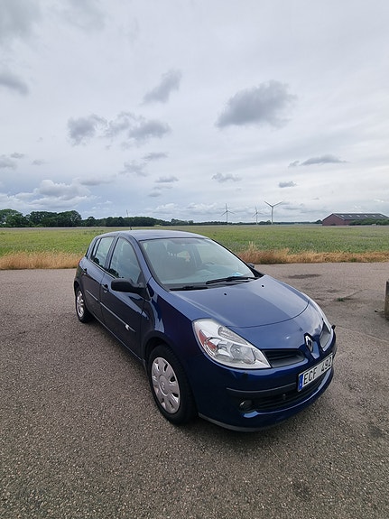 Renault Clio 2 of 5