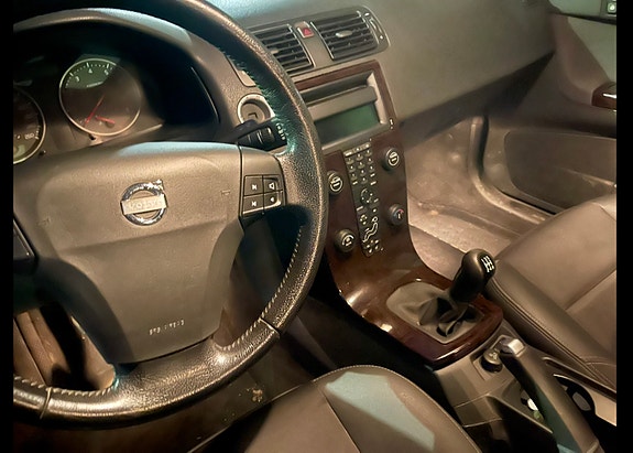 Volvo V50 3 of 7