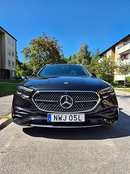Mercedes-Benz E450 d 2 of 5