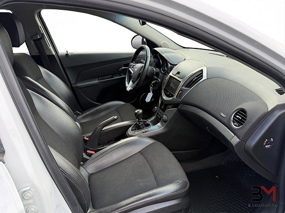 Chevrolet Cruze 10 of 20