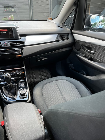 BMW 218i 5 of 5