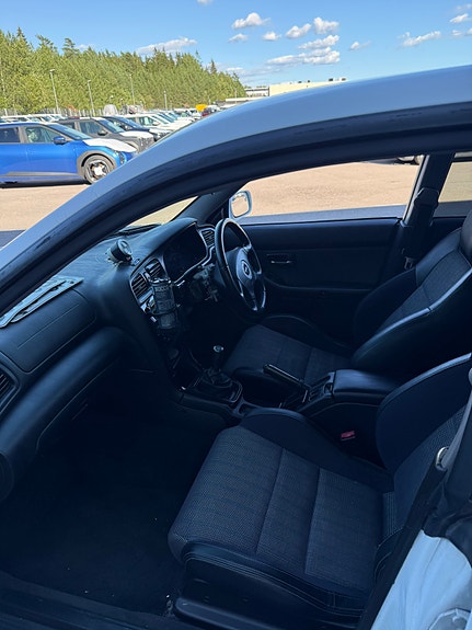 Subaru Legacy 5 of 5