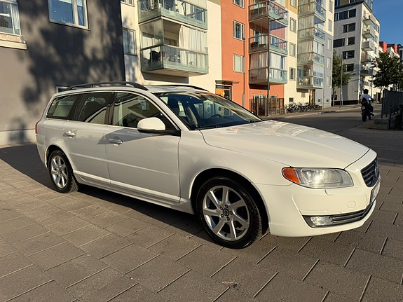 Volvo V70 3 of 5