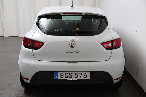 Renault Clio 24 of 24