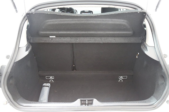Renault Clio 23 of 24