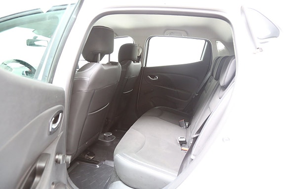 Renault Clio 22 of 24