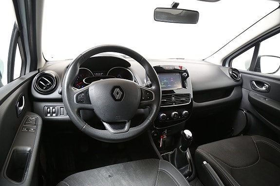 Renault Clio 12 of 24