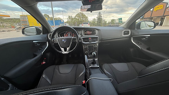 Volvo V40 9 of 10