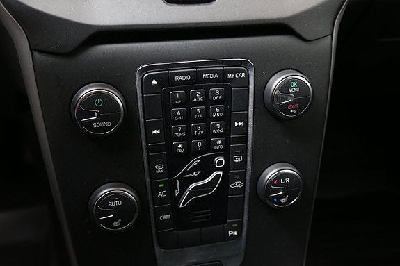 Volvo V40 17 of 23