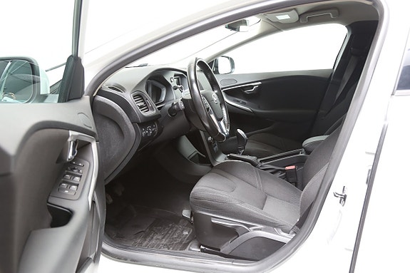Volvo V40 7 of 23