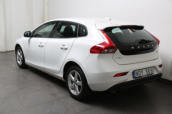 Volvo V40 3 of 5