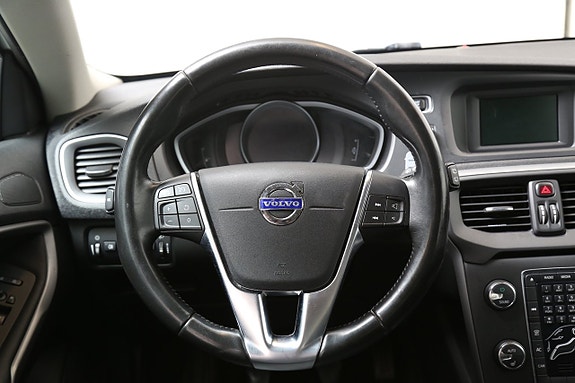 Volvo V40 11 of 23