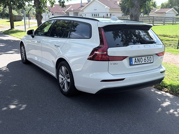 Volvo V60 3 of 8