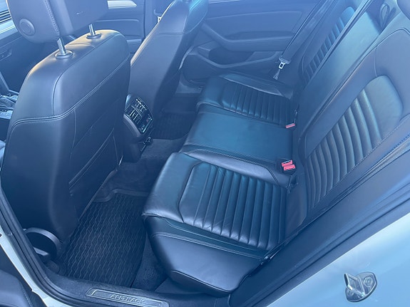 Volkswagen Passat Alltrack 10 of 13