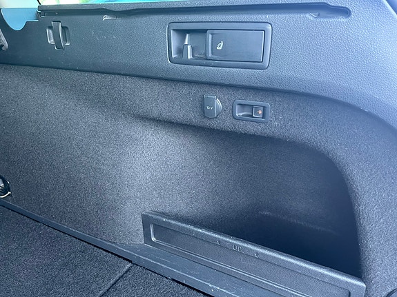 Volkswagen Passat Alltrack 13 of 13