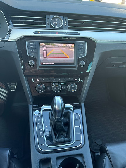 Volkswagen Passat Alltrack 8 of 13