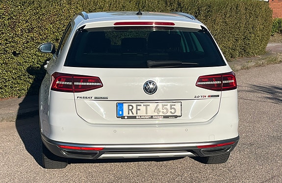 Volkswagen Passat Alltrack 4 of 5