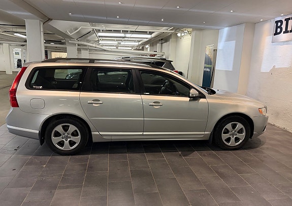Volvo V70 8 of 19