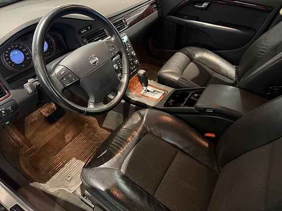 Volvo V70 10 of 19