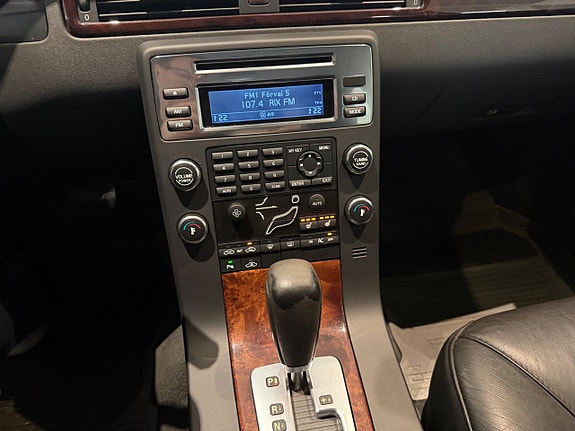 Volvo V70 15 of 19