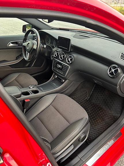 Mercedes-Benz A180 8 of 10