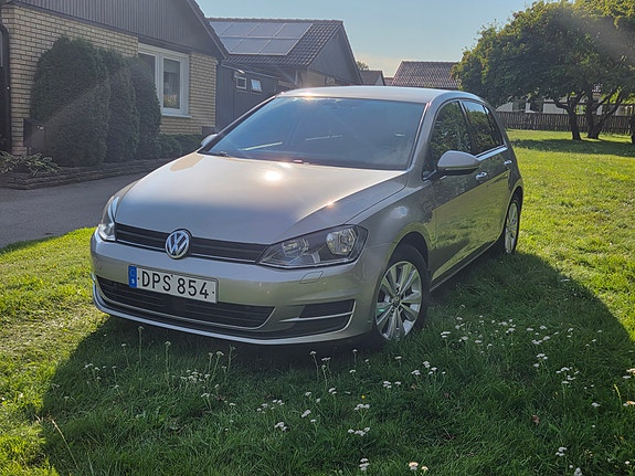 Volkswagen Golf VII 2 of 5