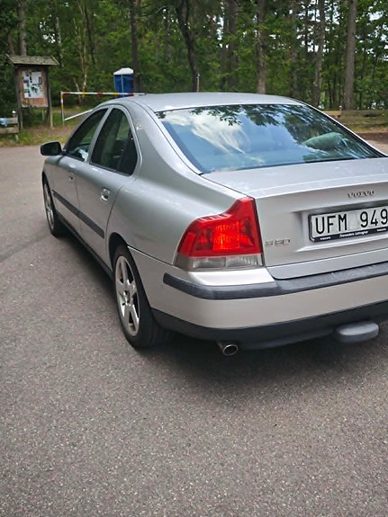 Volvo S60 3 of 5