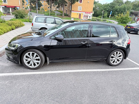 Volkswagen Golf VII 2 of 5