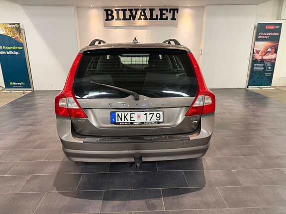 Volvo V70 6 of 16