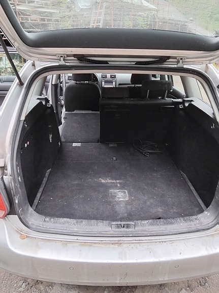 Volkswagen Golf V 2 of 5