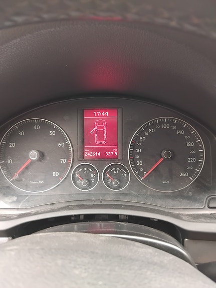 Volkswagen Golf V 4 of 5