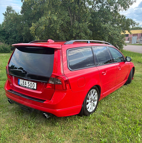 Volvo V70 4 of 5