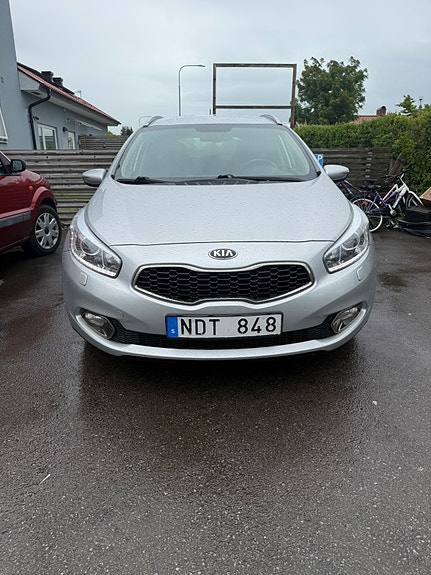 Kia Ceed 2 of 5