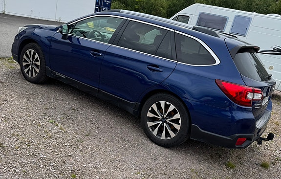 Subaru Outback 3 of 5