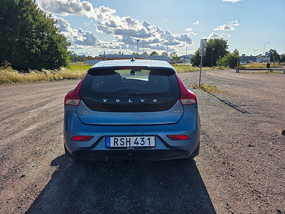 Volvo V40 3 of 5