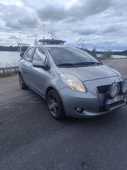 Toyota Yaris 7 of 10